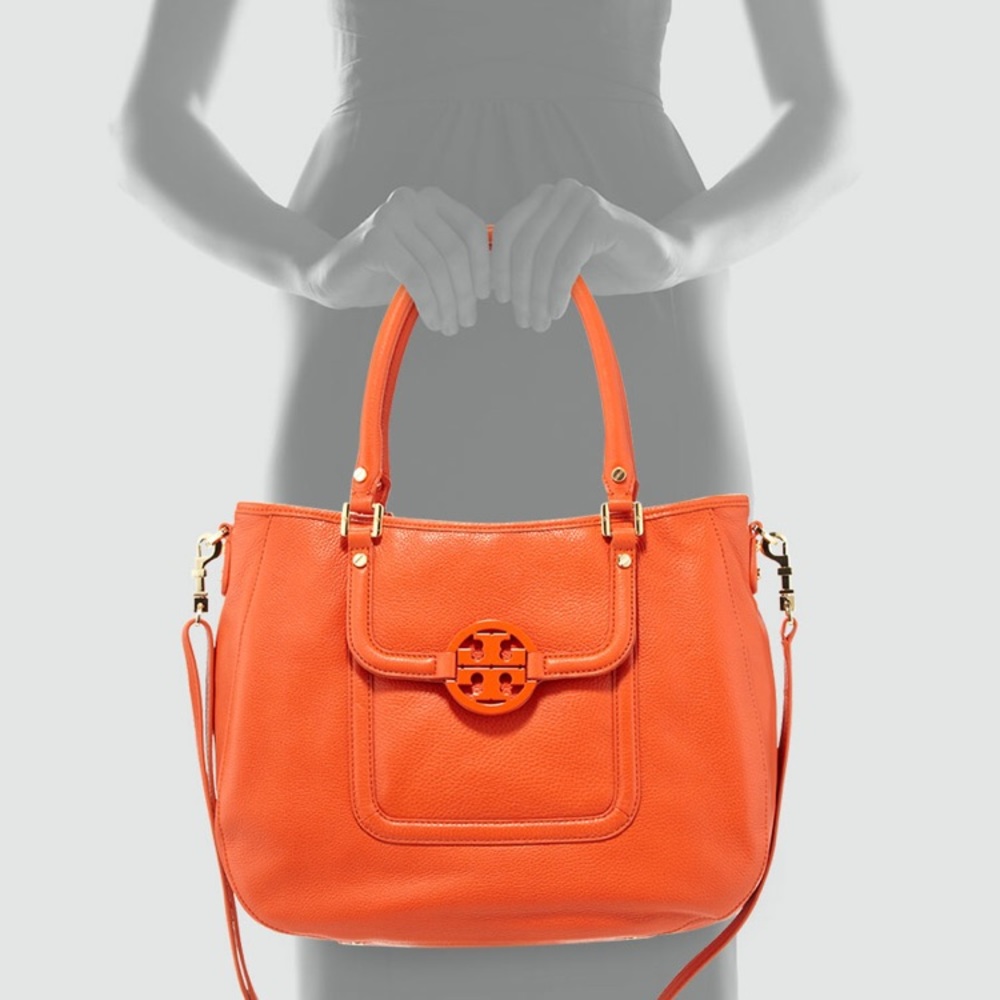 Tory Burch Amanda Hobo Leather Bag in Blood Orange - Picture 7 of 8